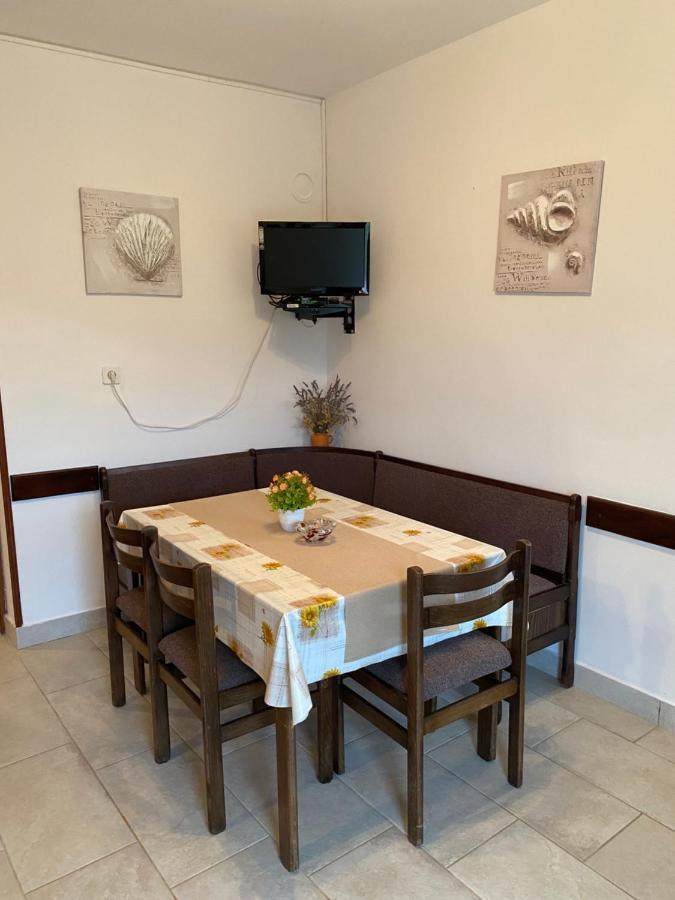 Apartment Mare Krk Milohnici Ngoại thất bức ảnh